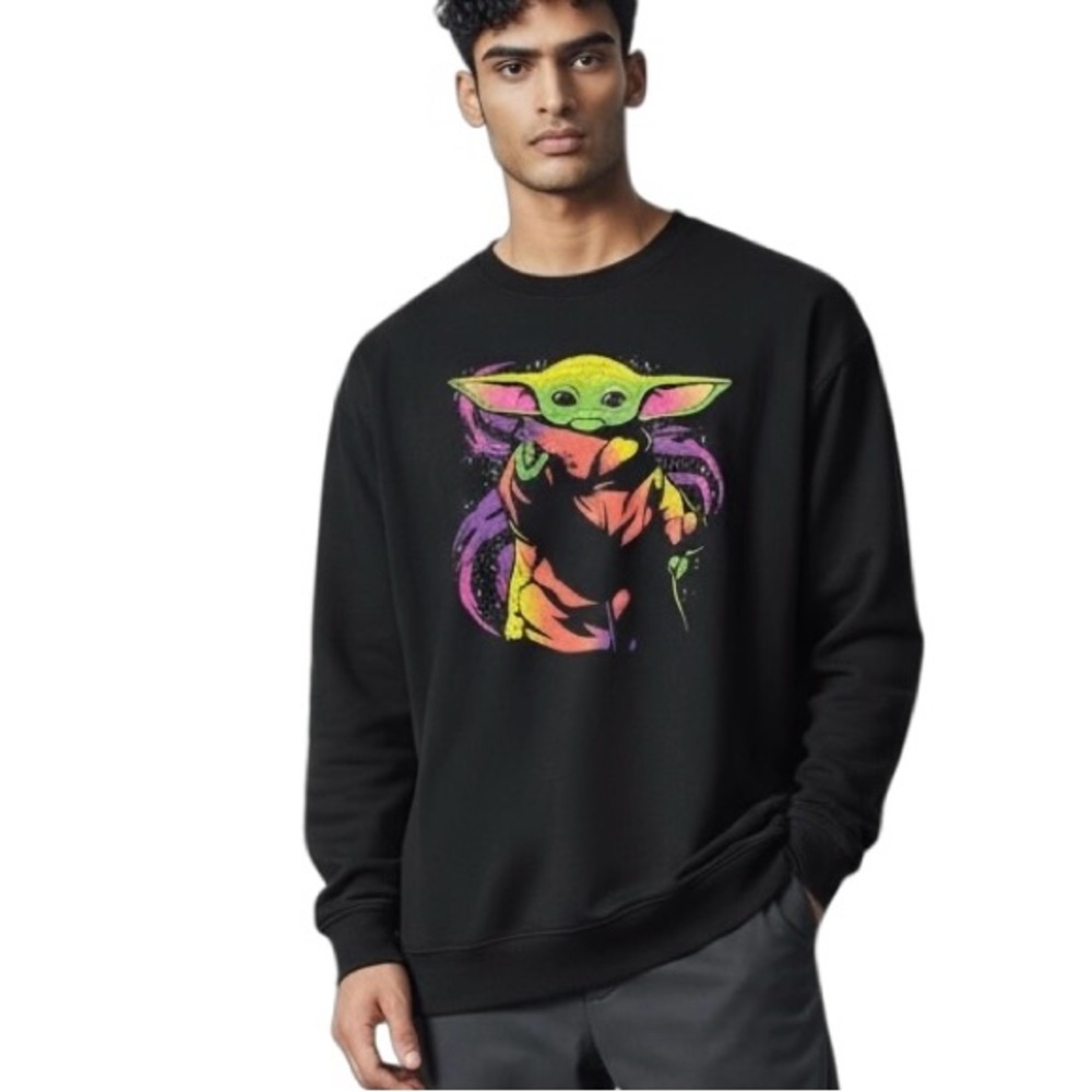Star Wars The Mandalorian Baby Yoda LIGHTWEIGHT Sweatshirt Size Medium Black Tee